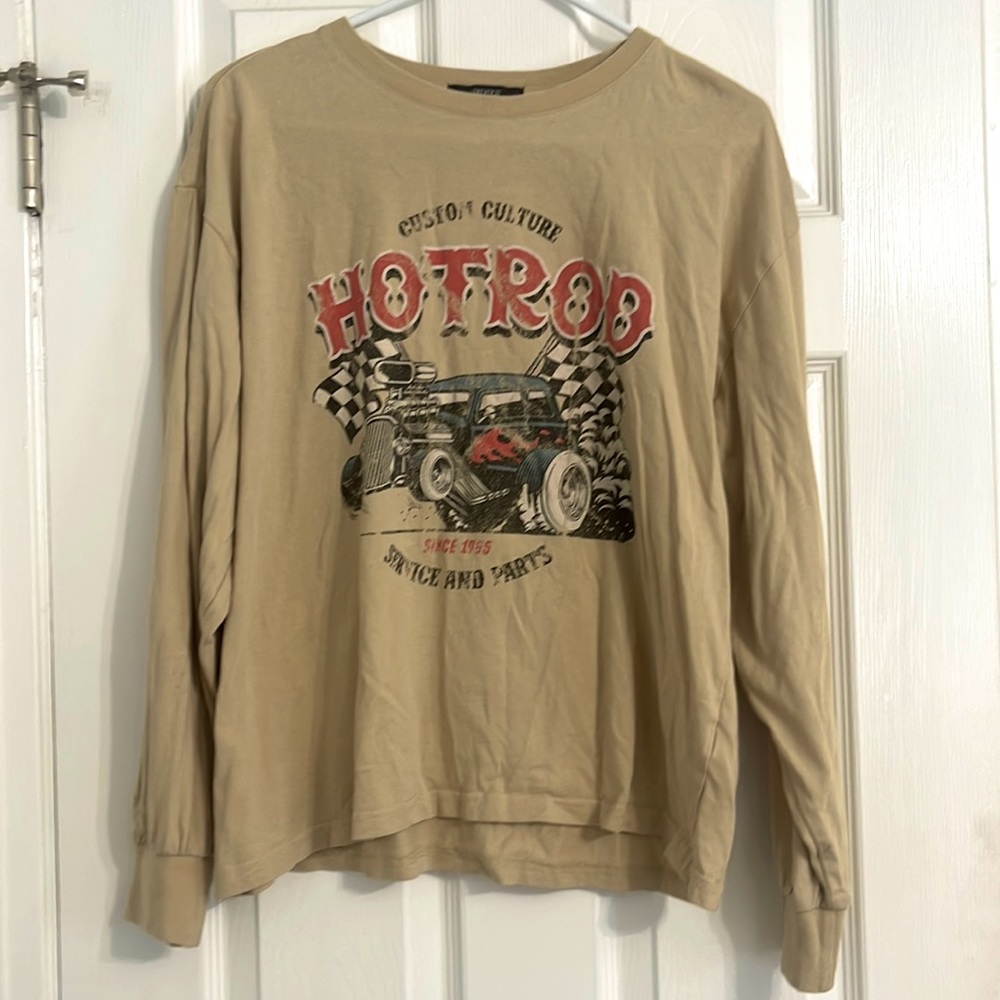 Tan graphic design long sleeve size M from forever 21